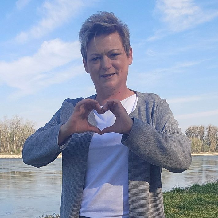 „Martina Küchel, ganzheitlicher Coach für Körper, Geist & Seele – Expertin für Burnout-Prävention, Ernährung & Hypnose“
